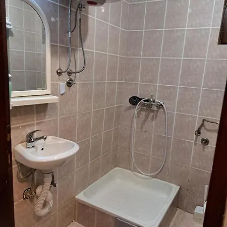 Apartment Apartman R-saray