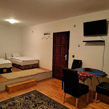 Apartment Apartman R-saray